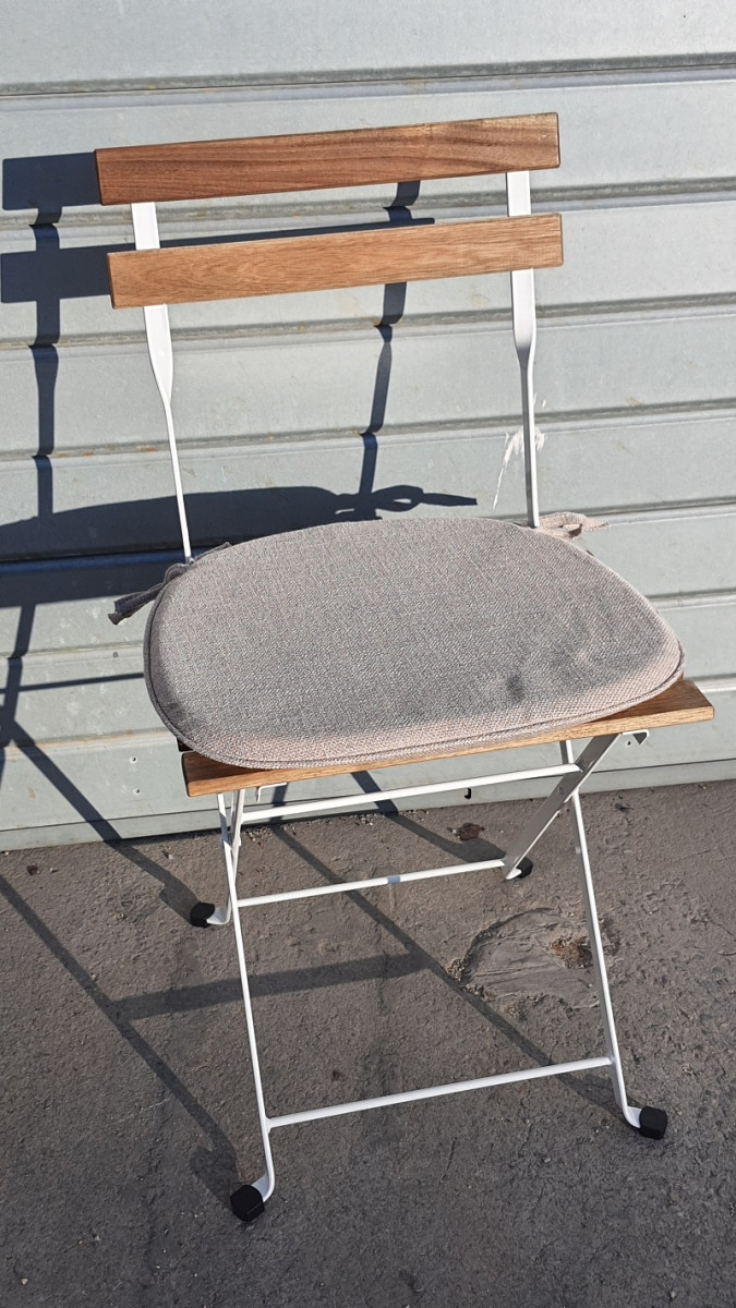 chaise-square-avec-galette