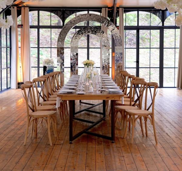 Location de table événementielle à Cabannes